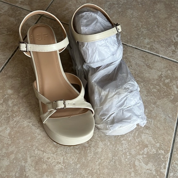 JustFab Ninette Platform Wedge Sandal - Picture 5 of 6